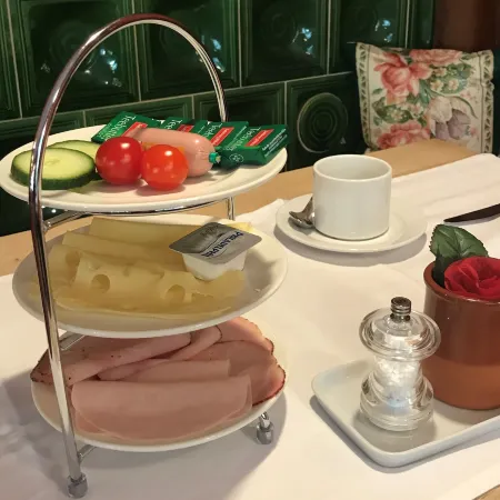 Bergland Hotel - Adults Only Отели рядом с достопримечательностью «Театр «Кляйнес Театер»»