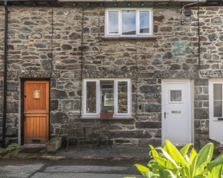 Henllys Cottage Hotels in Harlech