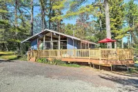 Lake Pleasant Access! Speculator Cottage w/ Deck - Wifi