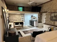 Rustic Escape - Private Suite in Downtown Elora