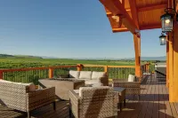 Fire Pit, Deck + Hot Tub: Idaho Group Getaway! - parking
