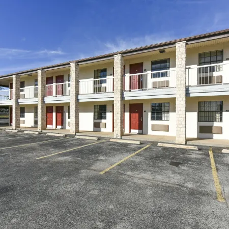 Windcrest Inn and Suites