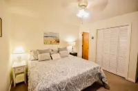 Hermitage 1g 2 Bedroom Condo by RedAwning