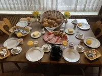 Zur Krone Hotels near Ahlem