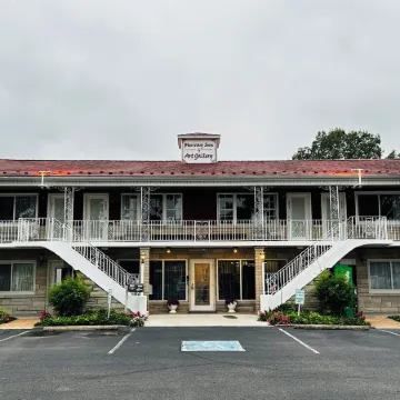 Murray Inn and Art Gallery