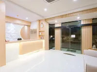 Vera Residences Hotels near Pha Mhee Cave