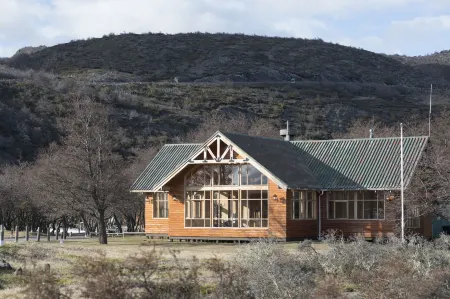Glamping Río Serrano - Caja Los Andes Отели в г. Торрес де Пайне