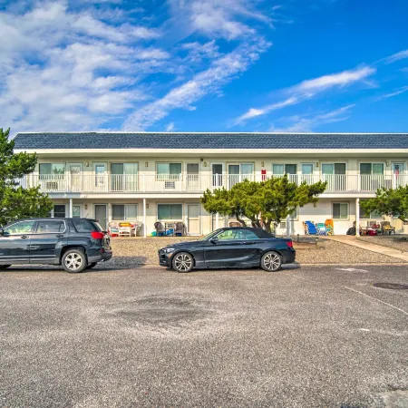 Beautiful Brigantine Condo - Walk to Beach!