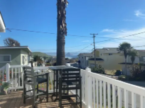 StarLitSands - Comfortable 2-bed house in Cayucos, view of Morro Rock and Ocean