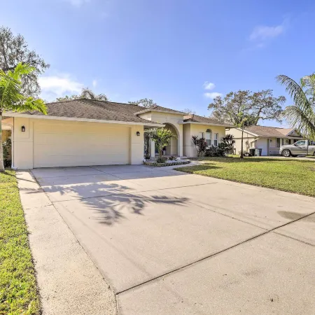 Dog-Friendly Home w/ Pool & Yard in Bradenton