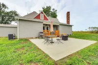 Erie Farmhouse w/ Fire Pit + Grill: Pets Welcome! - parking