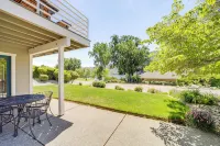 Modern Retreat w/ Hot Tub - Steps to Lake Chelan! - Homestays