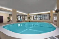 DoubleTree by Hilton St Paul Downtown - Pools