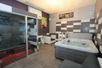 The Originals Boutique, Hôtel de l'Univers, Montluçon - spa