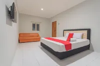 RedDoorz Plus at Bukit Cinta Street Balikpapan Hotels in Balikpapan