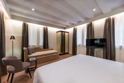 Acca Hotel Hotels in San Polo