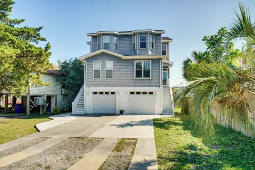 Carolina Beach Lakefront House Walk to Beach! - Spa