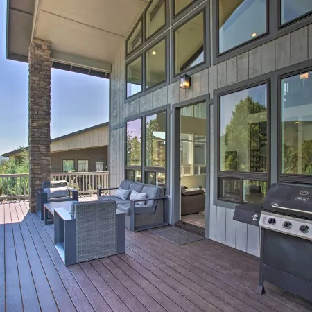 Mountain View Modern Cabin Luxury Pine Home!