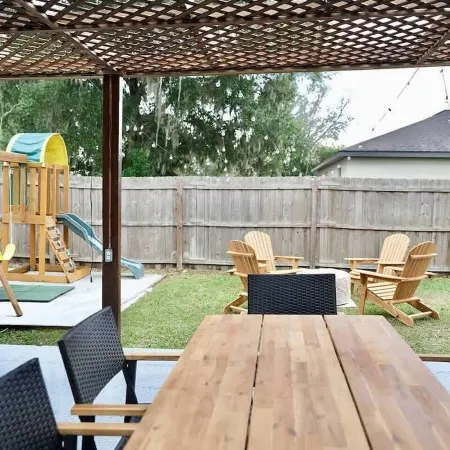 Brooksville Retreat! 3 Bed, 2 Bath!