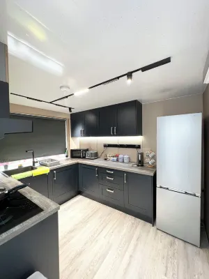 Addison's Adorable Abode - Parking