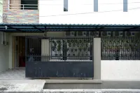 RedDoorz Hostel Near Kota Lama Semarang Hotel in zona Marabunta Building