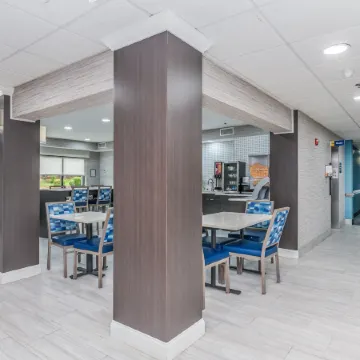 Days Inn & Suites by Wyndham Prattville-Montgomery