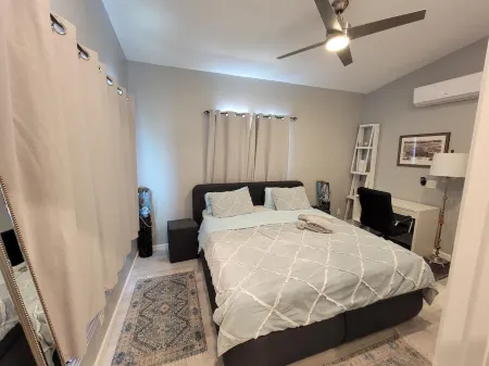 Chandler Nightlife Nook: Charming ADU in the Heart of Downtown Chandler # 310374