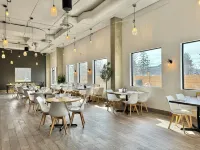 Divya Sutra Plaza and Conference Centre Calgary Airport - breakfast