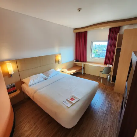 Ibis Balikpapan Отели рядом с достопримечательностью «Парк Бекапай»