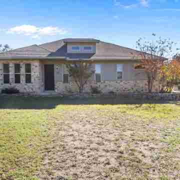 Spacious Acres with Wi-Fi and Free Parking - Charming Serene Retreat Hotel Exterior