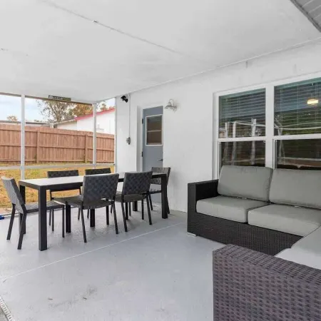 Spring Hill, 4 Bedroom, Pool, Golf Course!