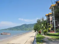 Pia Hotel Pandan Beach Resort فنادق في Central Tapanuli Regency