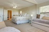 Canyon Lake Rental w/ Balcony & Lake Views