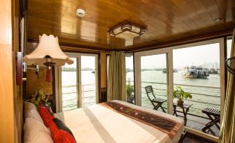 Halong Annam Junk