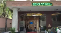 Ha Long Hotel Hôtels à : Đông Hoà
