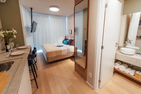 Fuji by Xtay Florianópolis - Estúdios Aconchegantes e Completos No Centro Sul Отели рядом с достопримечательностью «CentroSul - Centro de Convencoes de Florianopolis»