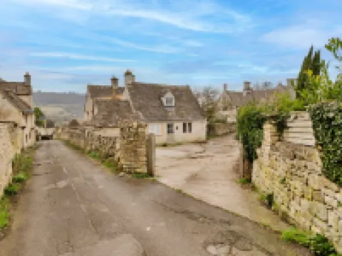 Courtside Cottage
