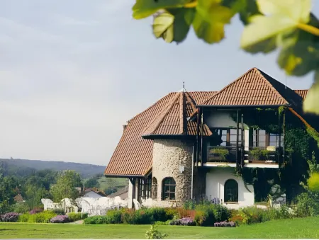 Hotel Tannenhof Отели в г. Ортенберг