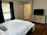 Newly renovated- 2.5 mi to Downtown Riverfront