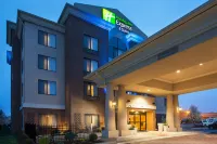 Holiday Inn Express & Suites Culpeper Hotels in East Fairfax