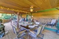 'Just a Cast Away' Cassville Cabin w/ Covered Deck - Homestays