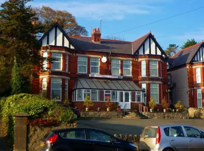 OYO Baytree Lodge Отели рядом с достопримечательностью «Eithinog North Wales Wildlife Trust Nature Reserve»