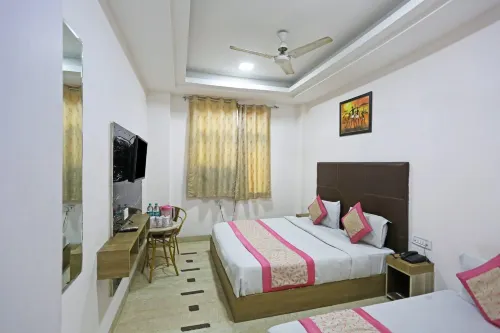 Hotel Sterling in Inn Hotels in New Delhi
