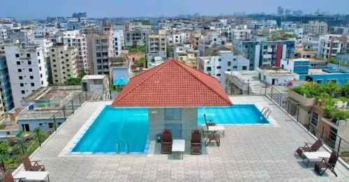 500sqft 7 Luxury Apartment for 4 people - Kolam Renang Peribadi