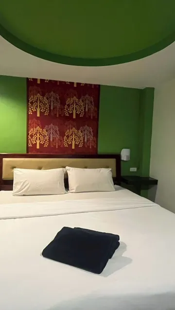 ห้องพักไม่มีหน้าต่าง(เตียงควีนไซส์)