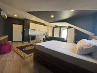 Guest Suites Hotels near Maltepe