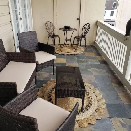 Lovely 2 Bedroom condo with marina view and pool
