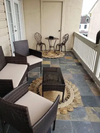 Lovely 2 Bedroom condo with marina view and pool