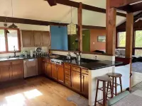 Sweet and spacious mountain view home w/fireplace! Hotels in Shawangunk