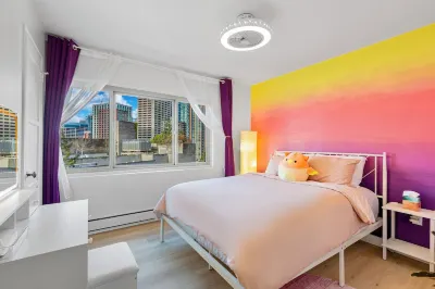 2BR Designer Condo, Free Parking, Convention Ctr 第一山住宿飯店